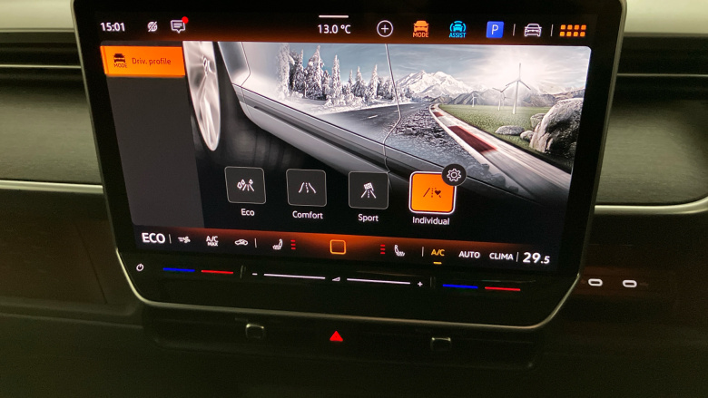 Volkswagen ID. Buzz 210kW Style Pro 86kWh 5dr LWB Auto [7St/Design+] Electric Estate